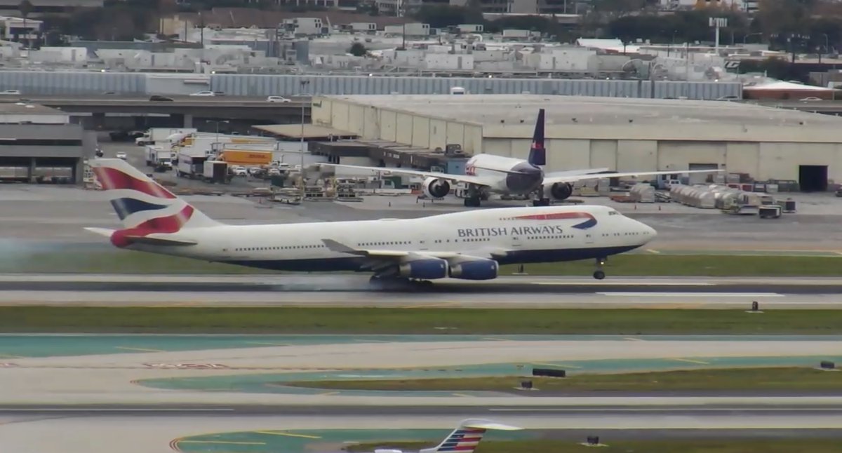 AirportWebcams's tweet photo. LIVE: LAX is back on Westerlies today. British Airways Boeing 747-400 G-BYGD just landed on 25L from London Heathrow as #BA283 as KLM 747-400M PH-BFV waits to depart from 25R to Amsterdam as #KL602.

Livestreams: https://t.co/tRnKAIK5FZ
#avgeek https://t.co/0HxW9aBLy2