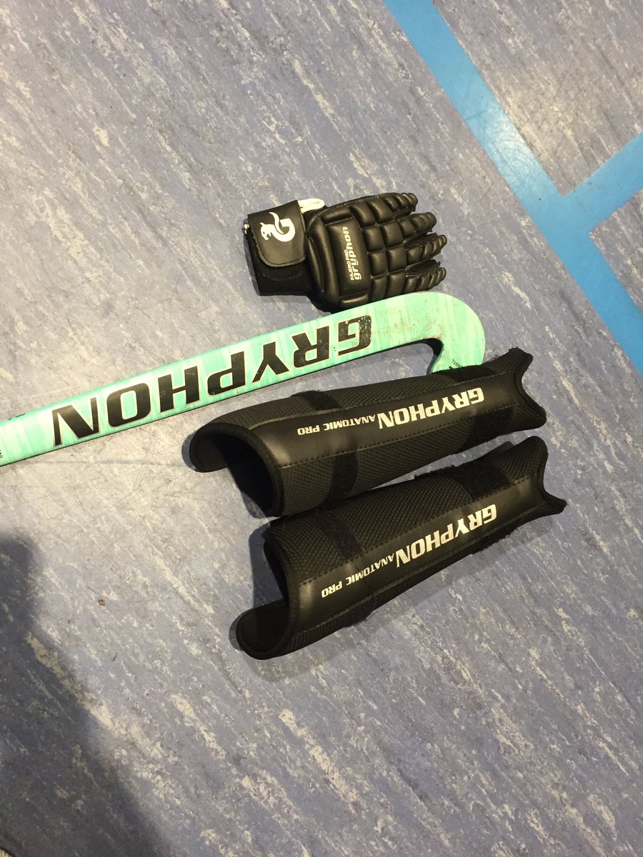 cbrydon6's tweet photo. A morning of indoor training with @SloughHCL1 followed by some time with the family. 🏑 💕🖤 😅 🥵 #injurybegone #comeback @gryphonhockey @gryphonhockeyEU @GGoodman07 #christmasiscoming #walks #mylittlefamily https://t.co/wlZ92Y5Yun