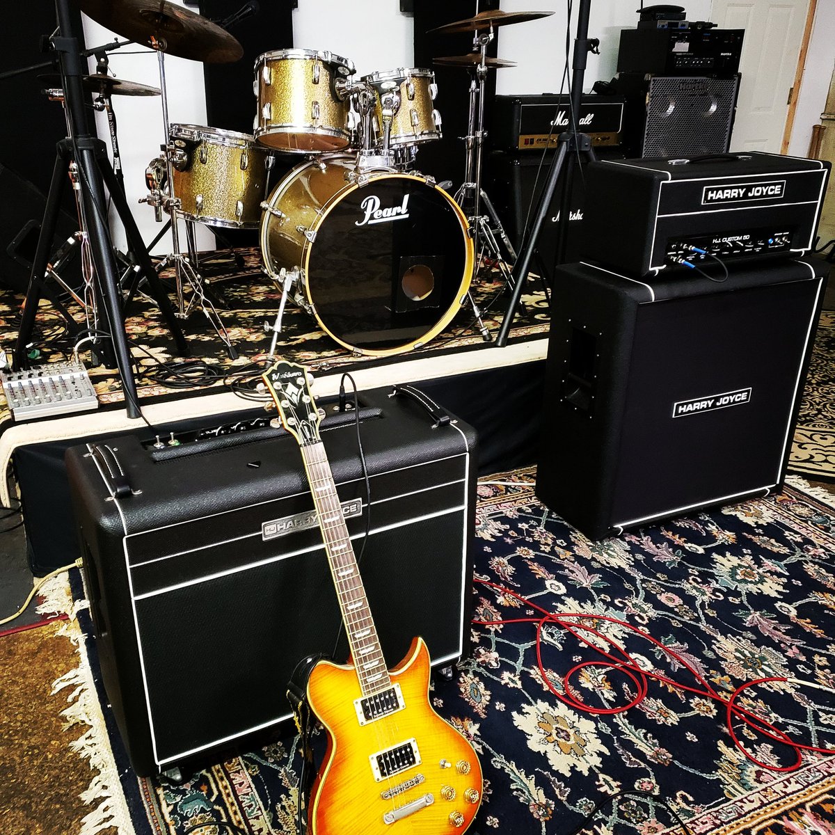 HARRYJOYCEUSA's tweet image. Make it Happen in 2020 with Quality Gear - You Ready?  #harryjoyceamps #30watt #50watt #guitarplayer #music #tone #gearnerd #recordingstudio #headroom