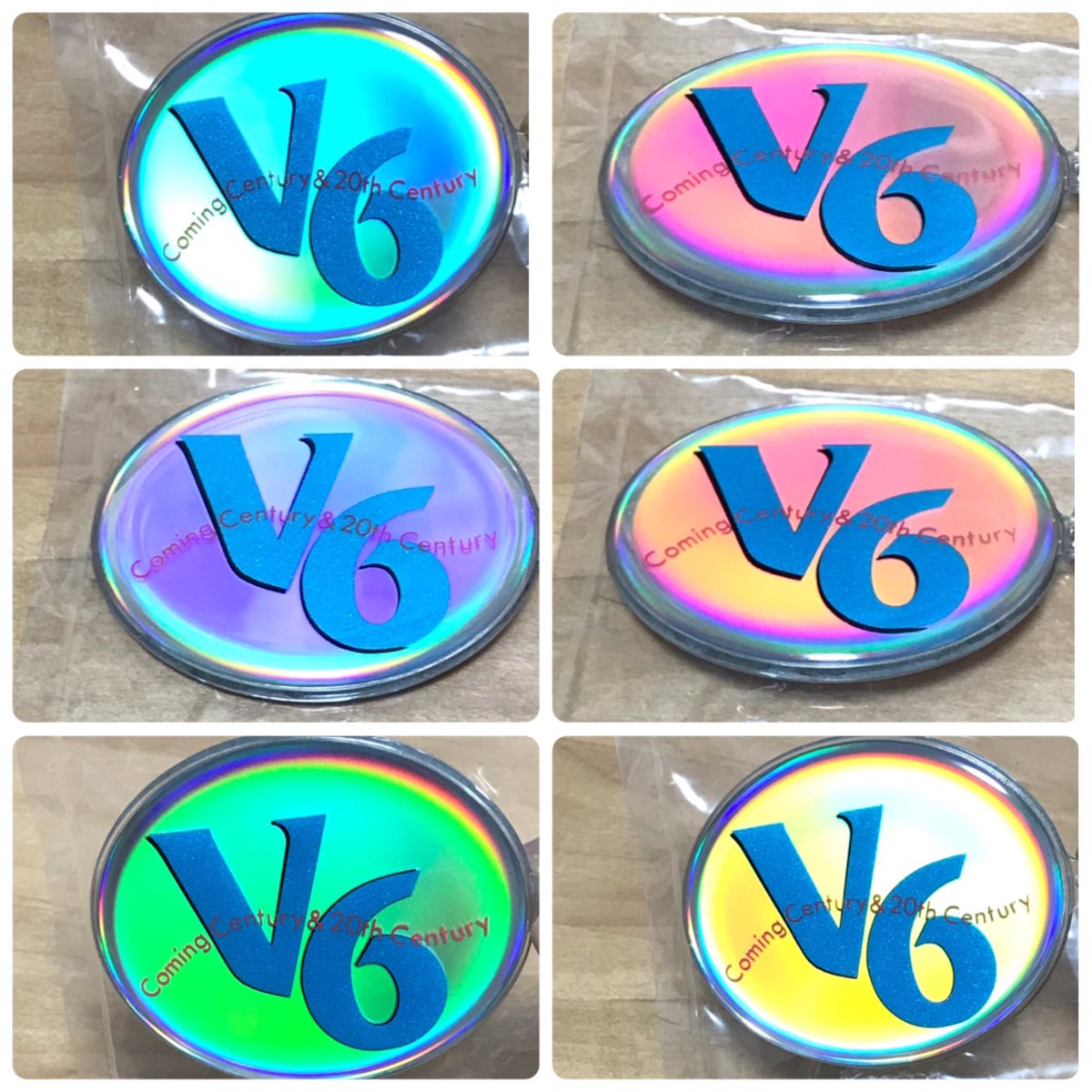 darling__V6's tweet photo. V6の会員証について
さっき急に気付いたんだけど、見る角度とか光の当たり具合で色が変わって、しかもそれがメ��バーカラーで鳥肌......やっぱ好きだわ... \( ¨̮ )/♡
赤とオレンジが写真では分かりづらいのが残念....🥺 https://t.co/lLLxGh48aK