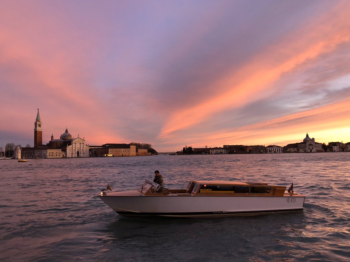Jackieinsight's tweet photo. Sun sets in #venice #insightvactions #insightmoments #tdinsights https://t.co/7GoTSVjEGv