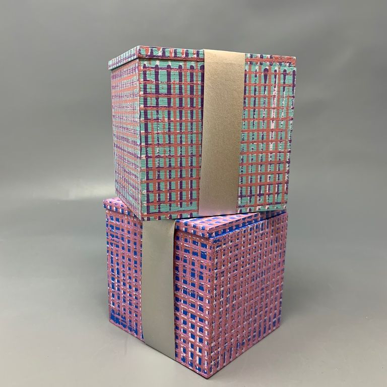 alphaworkshops's tweet photo. Tired of the same old #wrappingpaper? Tuck your gift inside a #handmade trinket box from The Alpha Workshops Auction.  Each box was stamped by a graduate artisan in our classic Newport finish. Bid on these and other great #holiday gifts here: https://t.co/qjmxE68kEp https://t.co/wTYv7ROn6G