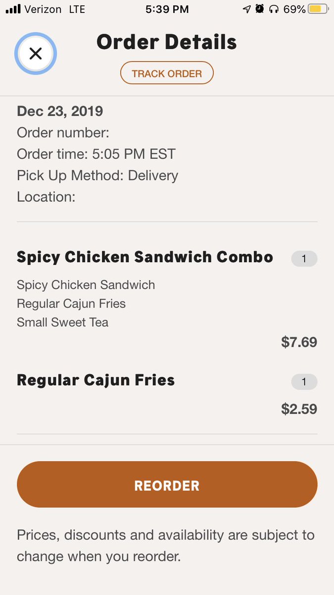 gitdownbrown823's tweet photo. @PopeyesChicken never received order. No call no refund. Where’s sandwich? https://t.co/qgOCvj0tdB