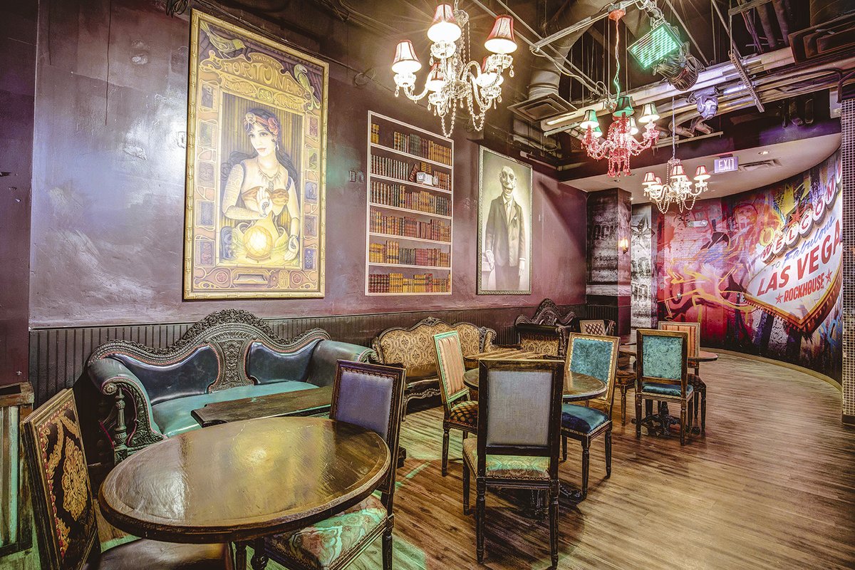 OakRoomLV's tweet photo. We are currently closed for the holidays. We will re-open Friday at 11:30am. Have a safe and happy holiday with friends and family! https://t.co/BzggsJrEbQ