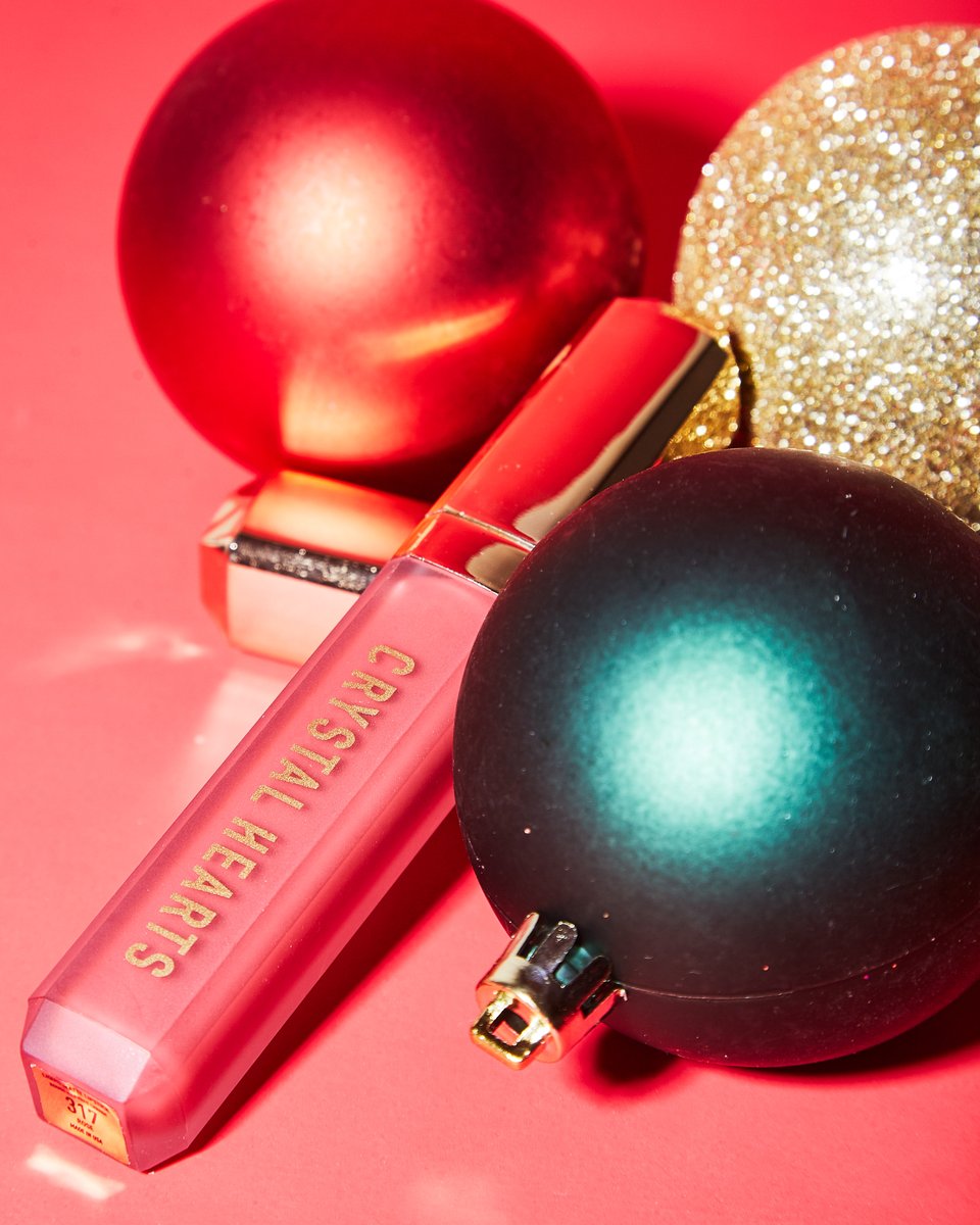 CrystalHeartsCo's tweet photo. This week is a short work week! Just in time for the #holiday !! Are you ready ? Get glammed up with us 
__
#Crystalheartscosmetics #shopcrystalhearts #cosmetics #makeup #ilovemakeup #eyelash #lipstick #mattelip #lipgloss #eyeshadow #shadowkit #eyeliner #base #bblogger #beauty https://t.co/qaWPQVRO1k