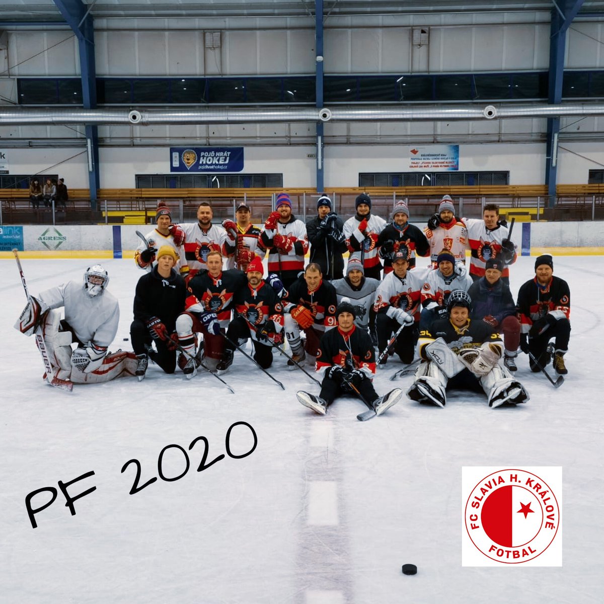 fc_slaviahk's tweet photo. Rok 2019 jsme zakončili kvalitním představením na ledě🏒 Do toho příštího přejeme všem jen to nejelepší🎉 #slaviahk https://t.co/MeofQQ3T4i