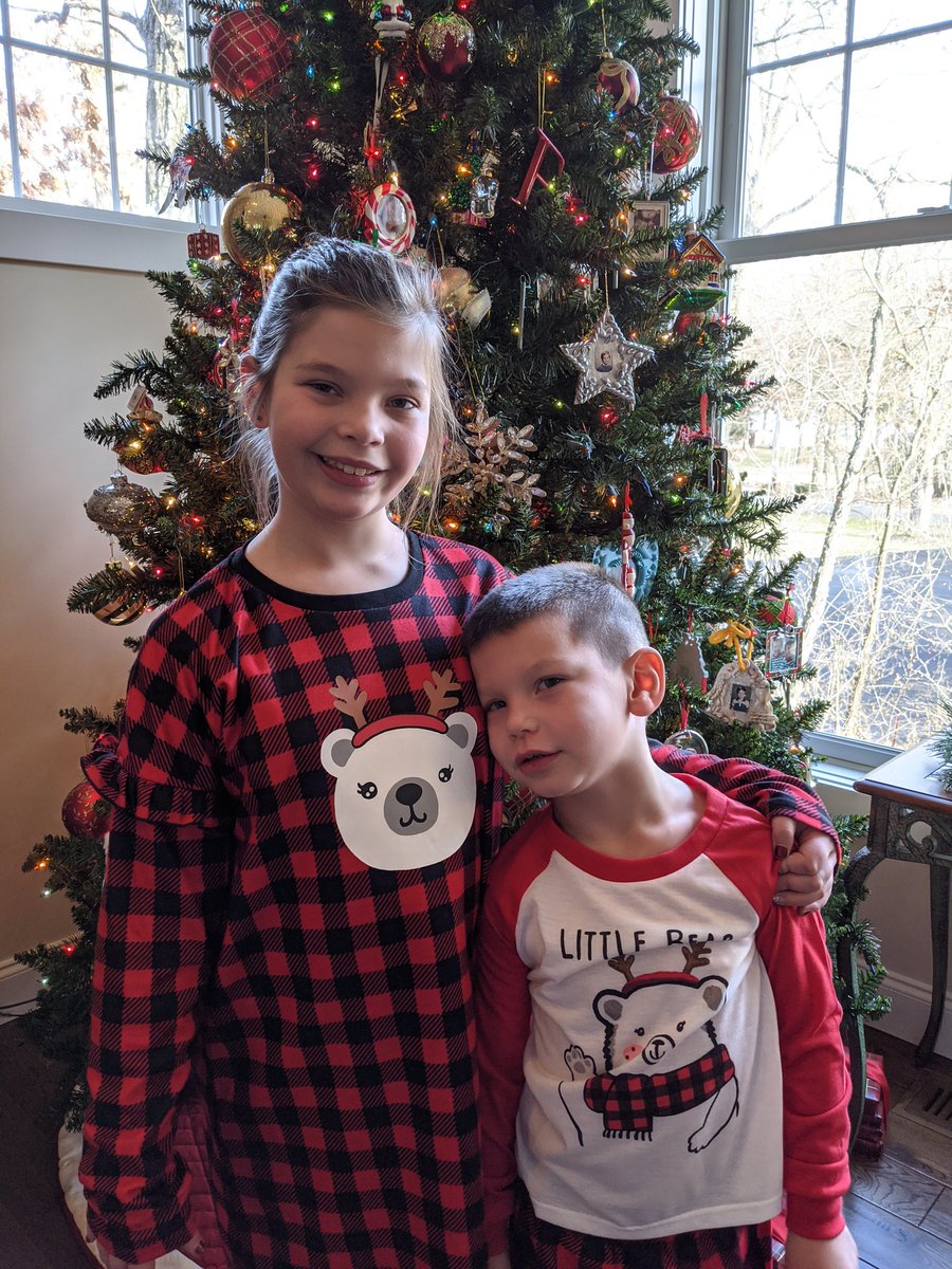 EllermanLindsay's tweet photo. Christmas part 1 @LauderdaleLakes Wisconsin. #Ellerman2019 ❤️💚🎁🎄 https://t.co/VHNTxmwSSL