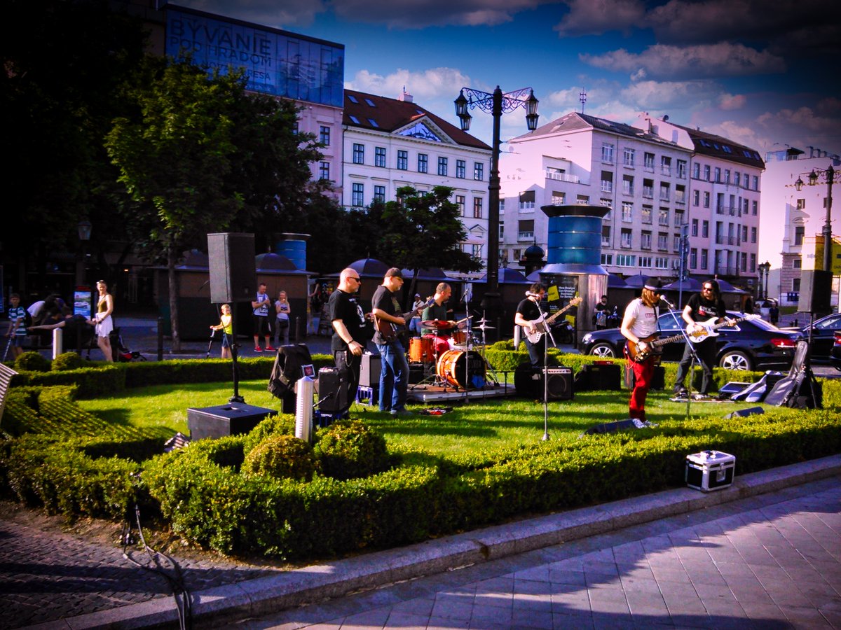 cpttrips's tweet photo. #Bratislava circa 2015 https://t.co/44D3RiEiB2