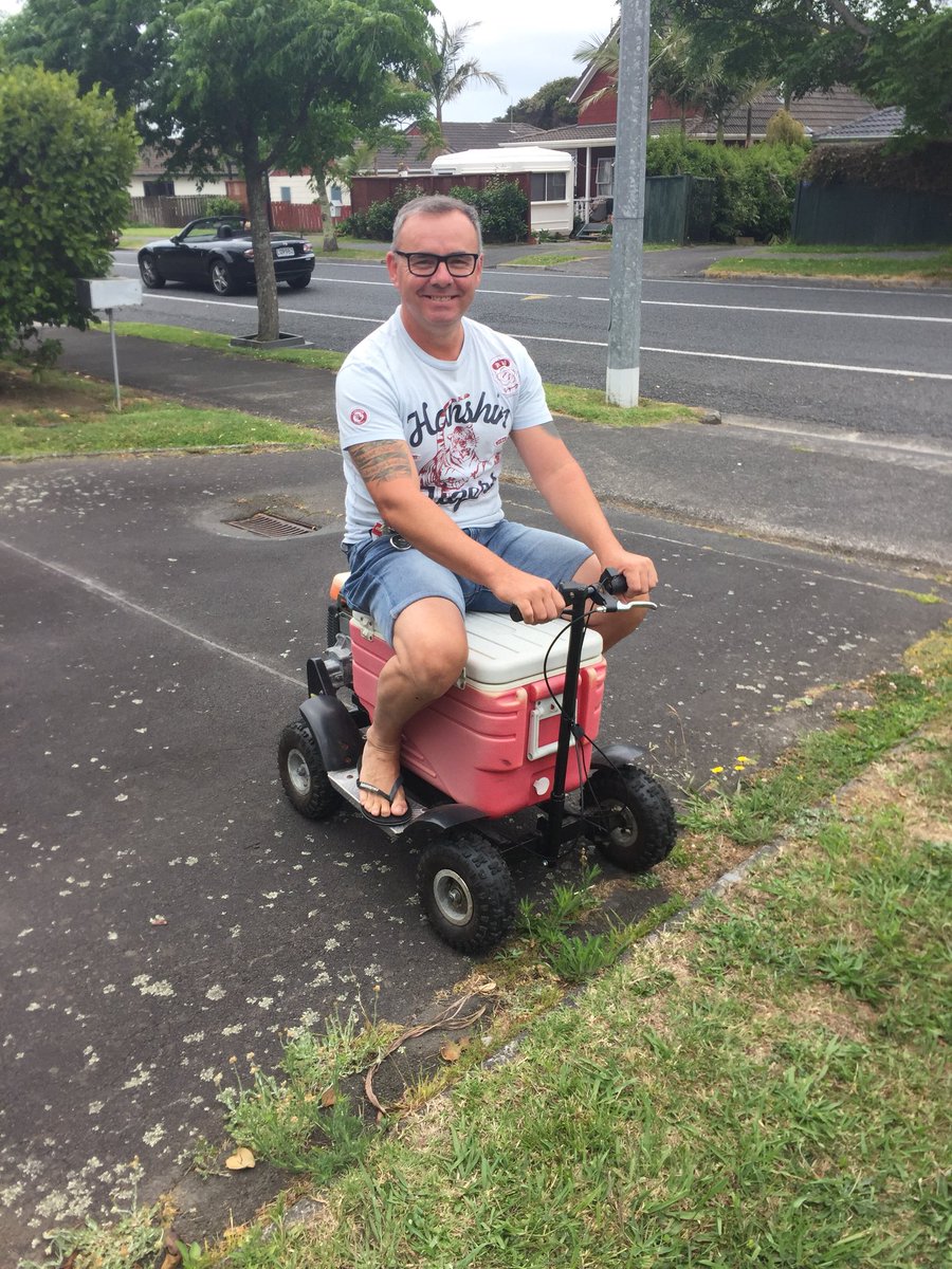 FoxyLustyGrover's tweet photo. The quintessential Kiwi Christmas with the ride on Chilli Bin. #Foxymas https://t.co/xzgNhX3P4k