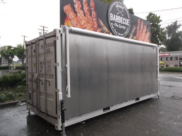 StreetFoodRpt's tweet photo. This is the latest edition to the Tin Lizzy fleet of #mobilecatering units. This #containerkitchen will be serving up #KoreanBBQ. Check them out if you get a chance. #foodtrucks #mobilevending To discuss your #StreetFood needs email glen@foodtruckkings.com https://t.co/Khz1g7e0jF