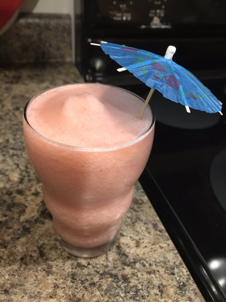 Nvrgvup15's tweet photo. Just made an Christmas drink that’s appropriate for 65° weather. #tinyumbrella #stmaarten #guavacolada @SXMGuavaberry https://t.co/kB94OMEsV0