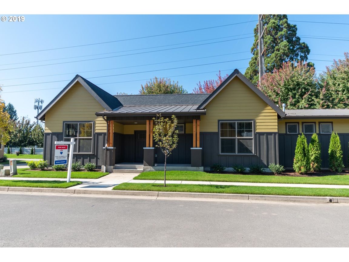 MikeOConnellJr's tweet image. New Listing! $397,500.00, 3BR, 2BA, 340 MIA LN, Eugene, OR 97401, Full Details 150494379.homesconnect.com/Listing/259115…