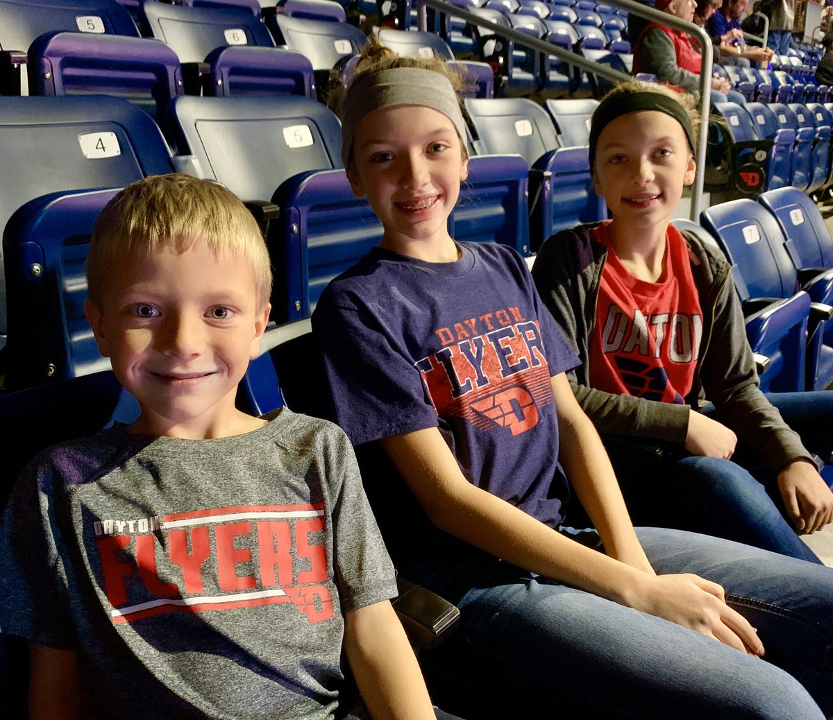 Julie Buschur tweet media