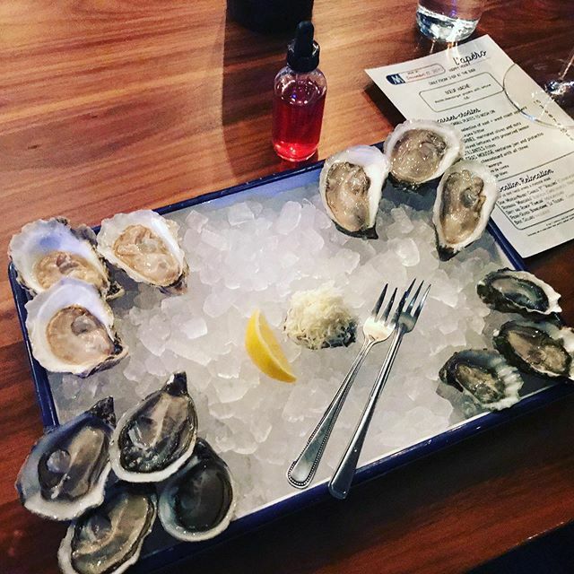 Great way to start off the holidays  @morin_5280 
#foodhigh5280 #morindenver #denver #oysters ift.tt/2Qf8OSU