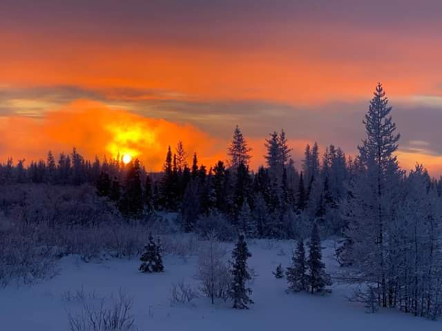 GabrielleBoldu1's tweet photo. Photo du levé de soleil ce matin à Kuujjuaq, merci cousine c'est splendide ! https://t.co/6QxMlaJ35D