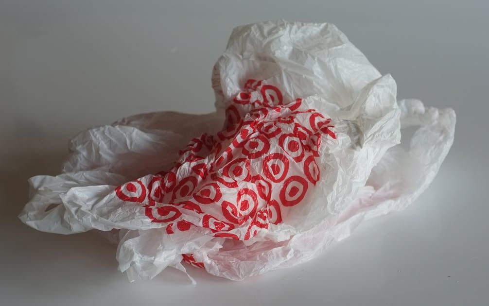 Minnesota mom's petition against <a href="/Target/">Target</a> plastic bags gets 450,000 signatures buff.ly/2sWbSv4