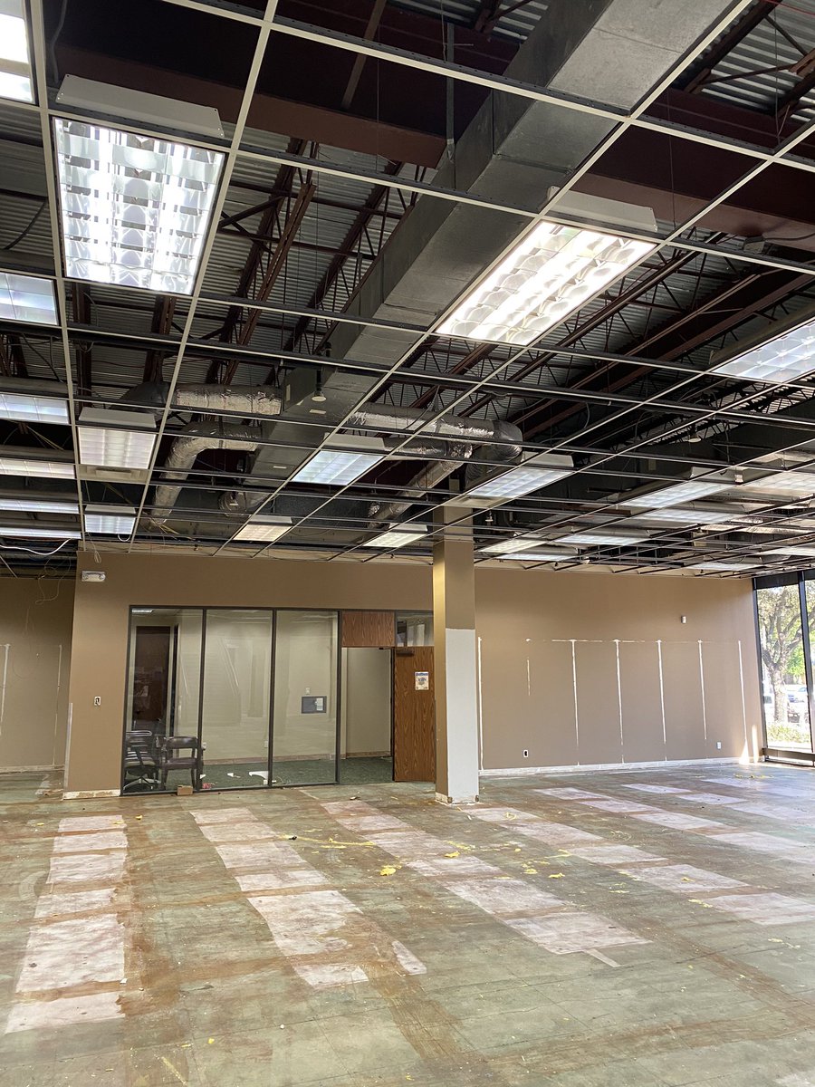 helen_hall_lib's tweet photo. More renovations are happening today at Helen Hall Library! #renovations #Construction #helenhalllibrary #library #texas #MondayMood https://t.co/oNqDCiNfxH