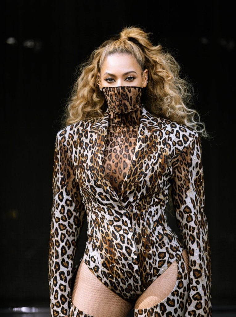 Society_watch's tweet image. Ooh this is why @Beyonce is trending:

Beyoncé is the highest earning black female entertainer of the decade according to Forbes, having earned over $685 MILLION.
#SocietyNews 
#SocietyReact