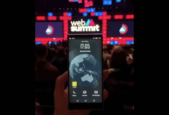 Gamemmiko's tweet photo. Не нужно хорошо разбираться в технике, чтобы понять всю важность технологического прорыва компании @FUNCTIONX_IO. Эти ребята создали мобильное устройство #Bob для звонков через децентрализованную сеть #functionx. Это обезопасит связь на 100%! Невероятно! #FX #blockchain https://t.co/TTpJBKjFhS