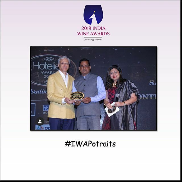 Our official stemware partner @lucariscrystal was also the  official networking partner for the recently held #hotelierindiaawards ! Seen here is @sonalholland_masterofwine brand ambassador for #lucaris with Mr Ajay Bakaya - Managing Director @sarovarhot… ift.tt/2tFk1Eu
