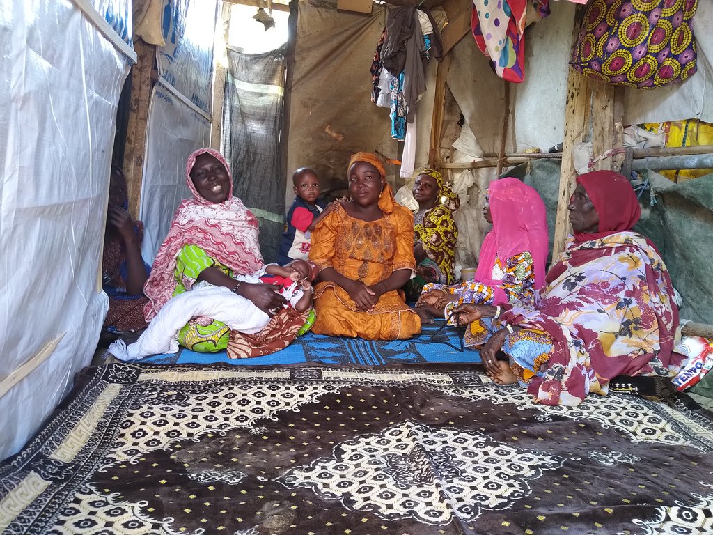 PagedInitiative's tweet photo. Some joy 🎉in Dalori camp Maiduguri as two young people tie the knot!
Moments like this show that there is hope for tomorrow 🎉🎉🎉
Pic1: everyone wants to see the bride
Pic2: Mother-in-law and friends
Pic3: can you spot the bride 👰🏿
#pagedinitiative #gender #media #advocacy https://t.co/odyZqeiNEq