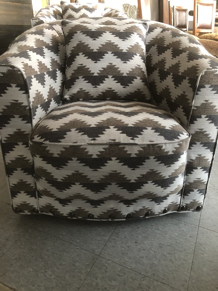 KZI_AZ's tweet image. She’s a beauty! Fall back in love with your future! Bring us your old ugly piece and see how we can transform it! @KZI_AZ @cp_livin  #kziaz