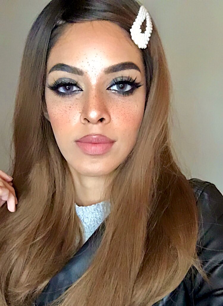 makeuppolitan's tweet image. Cat eyes for Christmas Eve 🎄🖤
P.S. Have you participated in my holiday giveaway?
#Christmas2019 #makeup #glowup