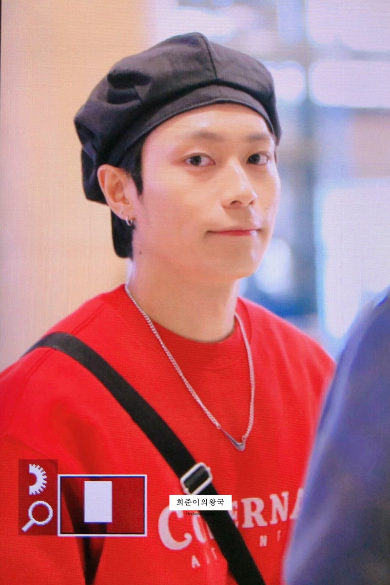 HeeJunsKingdom's tweet photo. 191224 김포

#크나큰 #KNK #오희준 #희준 #희준짱짱 #HEEJUN #ヒジュン https://t.co/OqT7WAGeSj
