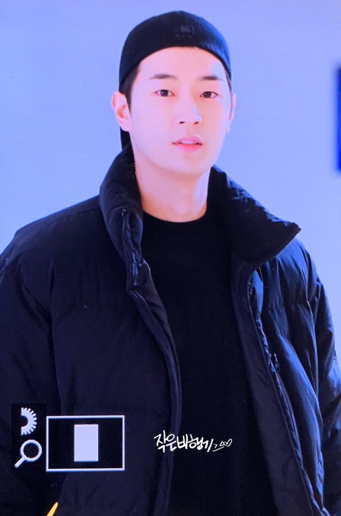 SmallPlane_PSH's tweet photo. 191224  #크나큰 #서함 #SKY_SH #서함짱짱 @KNKOfficial220
땡글땡글 하얀계란🥳🥳 https://t.co/R4Aiyzhof8