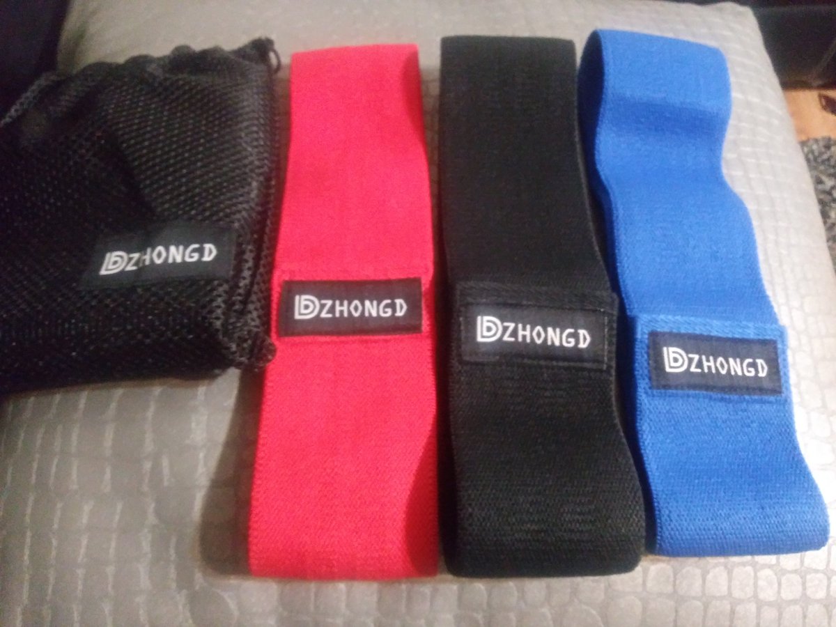 If your New Year's Resolution includes getting in shape then don't forget these. They are a must have. Resistance Bands on amazon amazon.com/Resistance-Exe…