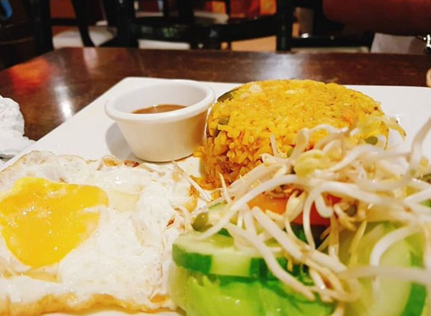 PersianPalatePH's tweet photo. It's almost Christmas eve, which also means it's almost time for a great food. We got you! Thank you @/hailey.park.o_o for this photo.
#food #foodporn #foodie #persian #persianfood #foodph #cebufood #cebufoodie #whattoeatph #cebuph #cebu #cebueats #travelcebu #buffet #buffetph https://t.co/EmYkEon6Qd
