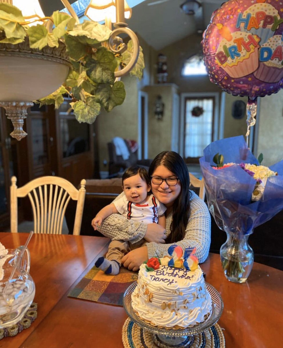 Theta_LPC's tweet image. Of course we couldn’t forget the double birthday we had yesterday. We wish both our hermana Saira and our hermana Darcy the happiest of birthdays! We hope both of you had amazing days filled with so much love ❤️💛 #pichibirthday