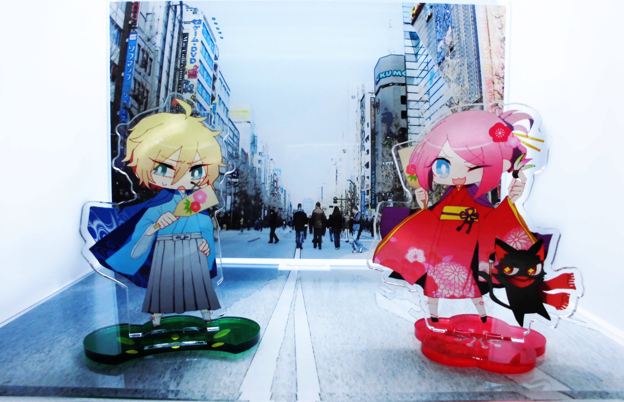 EMhHFEtUwAA4Bqv.jpg:large