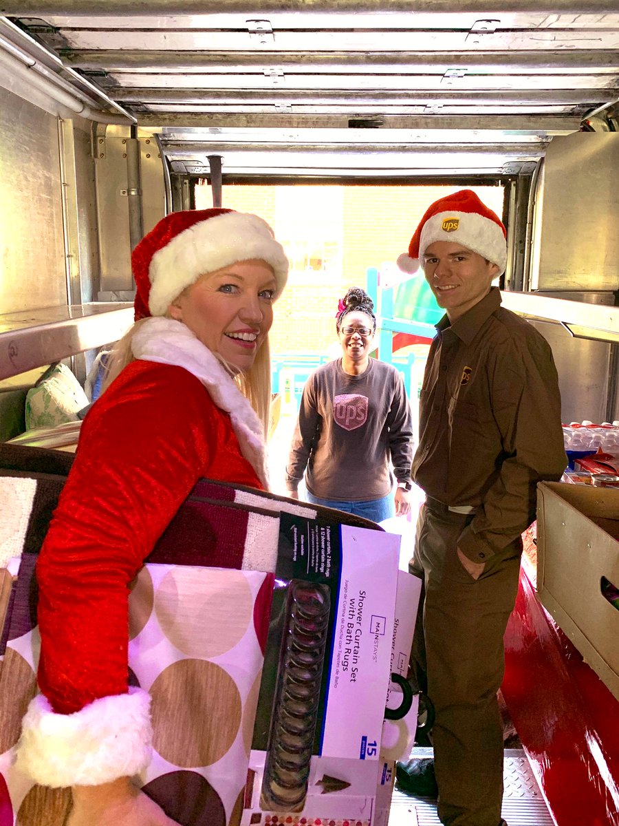 NilesShawna's tweet photo. Did someone say All support staff be ready to help deliver? Not sure who Sergio’s knows however he managed to get Mrs. Clause &amp; her helpers out delivering to the The Center for Transforming Lives. @SergioC35892785 @ftw_preload @nicholasewest @hill_deryl @Rich65k @ChspFtw https://t.co/BhOy9sXlAC