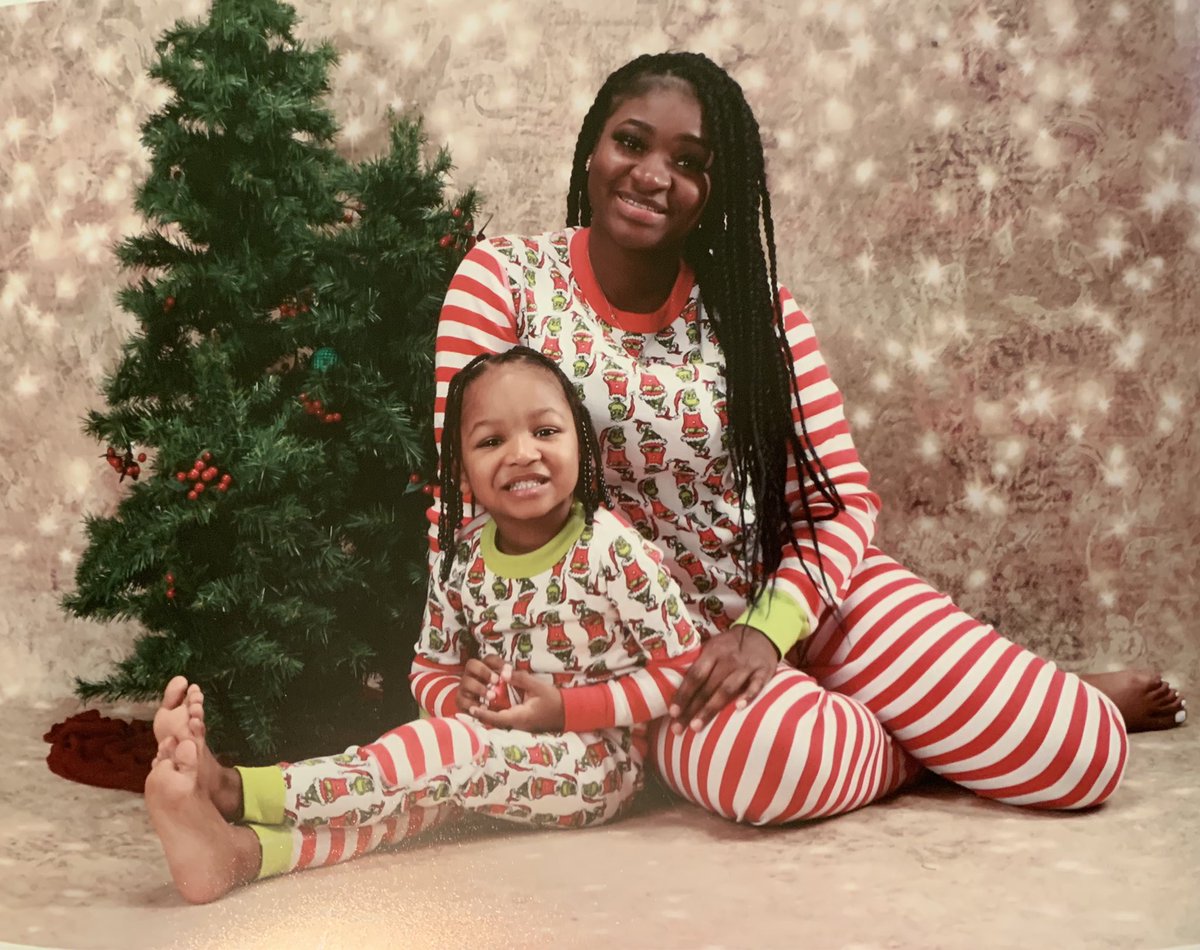 ShowTimeBitches's tweet image. This Is Not The Season For Nobody Else But Us 🤞🏽🖤🎄