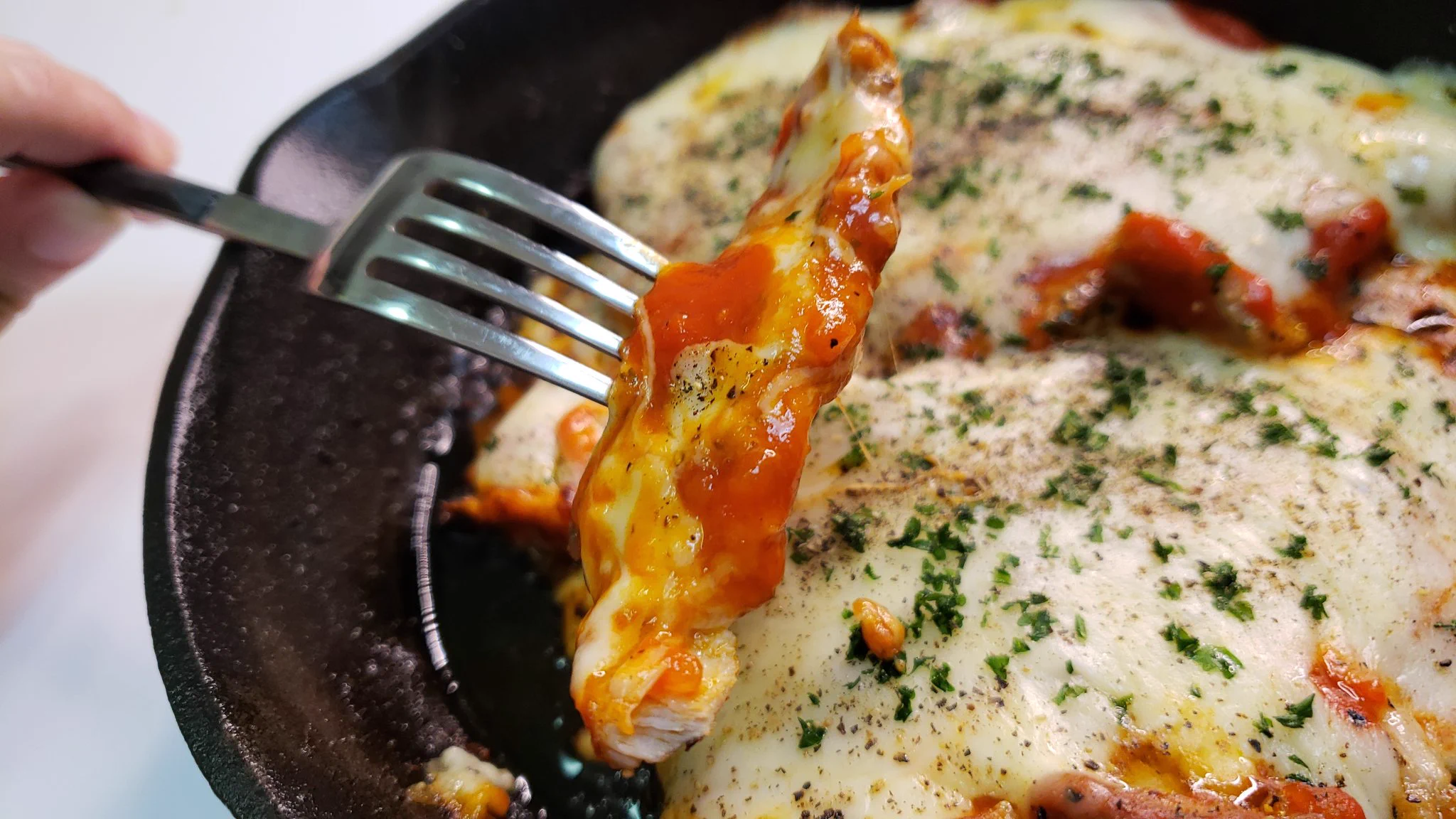 生地を肉に置き換えたら悪魔的美味しさに！豚ロースで作る「肉ピザ」が美味しそう！