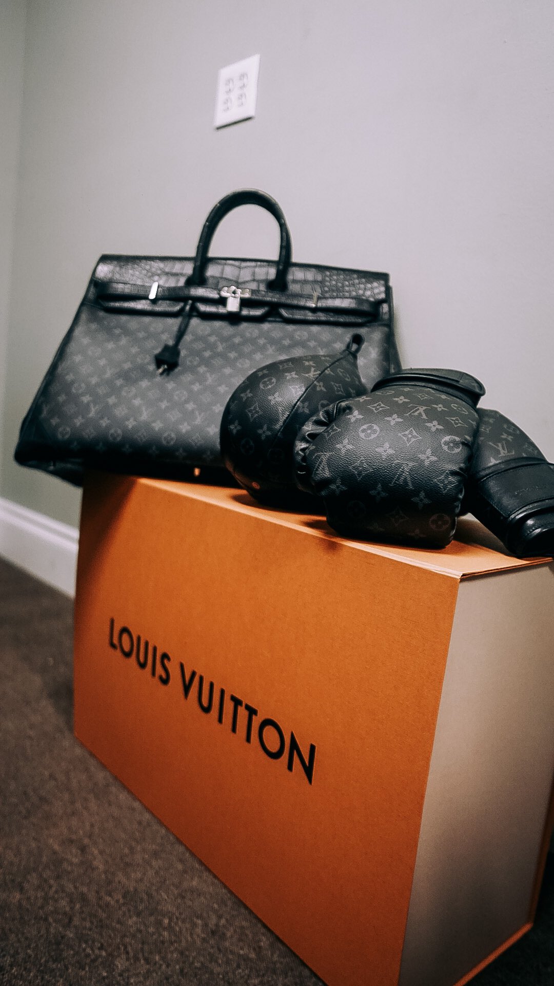 Here's how I made these custom Louis Vuitton boxing gloves for Gervont, Gervonta Davis