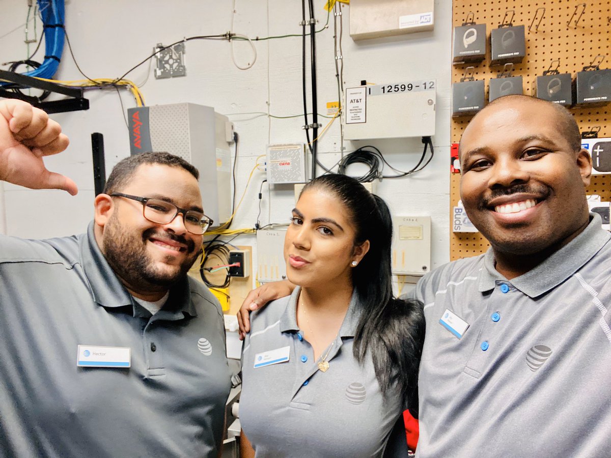 SaidySantiago's tweet image. Busy day today in Biscayne , but we were able to get a quick bite or two from our Potluck 😊  #Miamispice #Biscayne @preciouszmoment @JasonJj5839 Happy Holidays everyone 🤩🎄