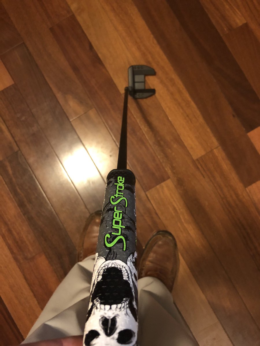 ECremeens1366's tweet image. Early Christmas present to myself...customized my @pxg #BatAttack putter. I’d like to see what other #PXGTROOPS think about it. Thank you for the #HeroesProgram Dr. Parsons!