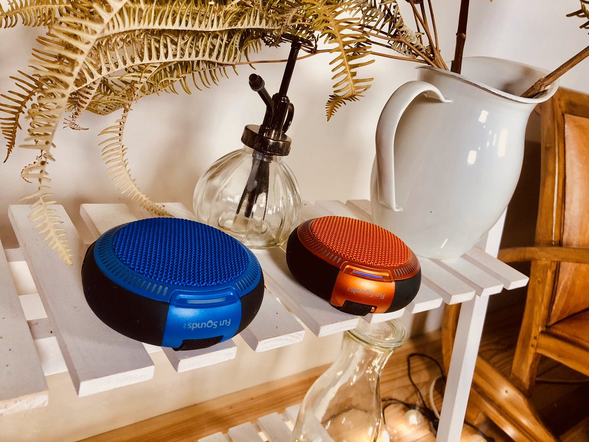 ippinkan_mi's tweet photo. ☆FunSounds☆ BluetoothSpeaker
【BlueMoon】&【RedSun】
手のひらサイズのコンパクトなスピーカーですが、音の臨場感はリスナーの想像を超え、高音質なサウンドで音楽を届けます✨クリスマス&年末年始は、FunSoundsと共に素敵な時間を✨
製品情報は https://t.co/fgbVYl2kOi から! #funsounds https://t.co/9QXJQNnsOU