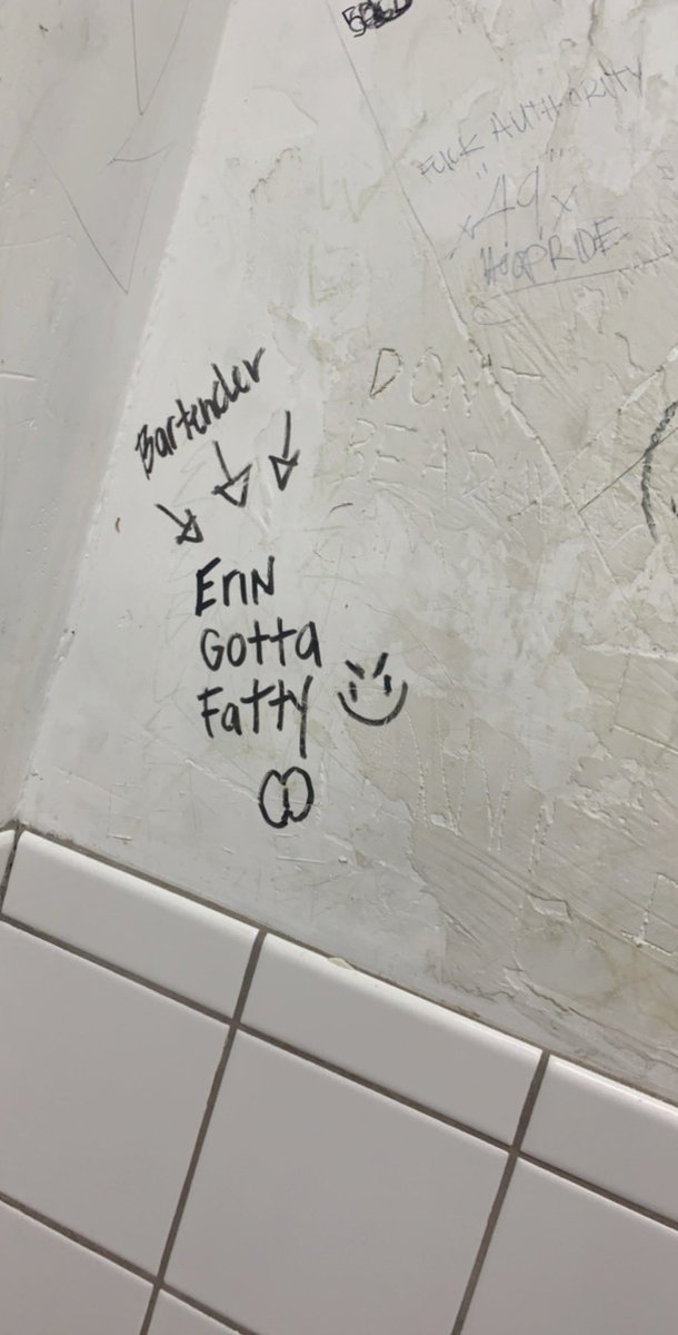 _Fresh_Er's tweet image. But why? This is the newest art in the men’s room. 🙄🤦🏼‍♀️ #bartender #bartenderproblems