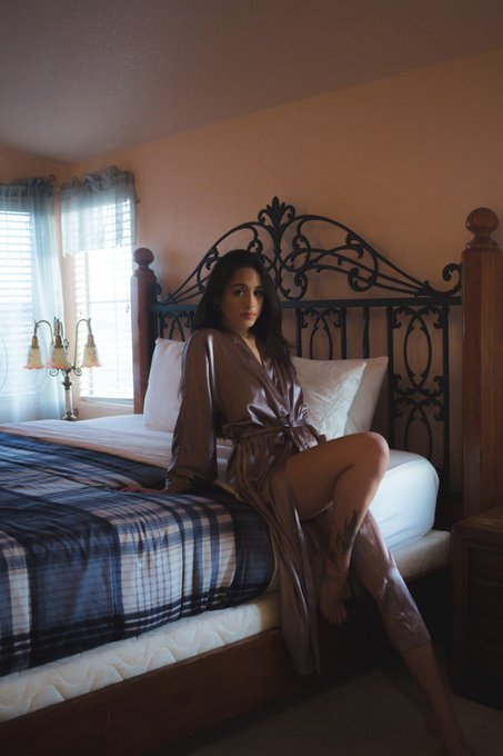 Do you have a twitch account? Well if you don&rsquo;t you should make one and follow me on there https://t