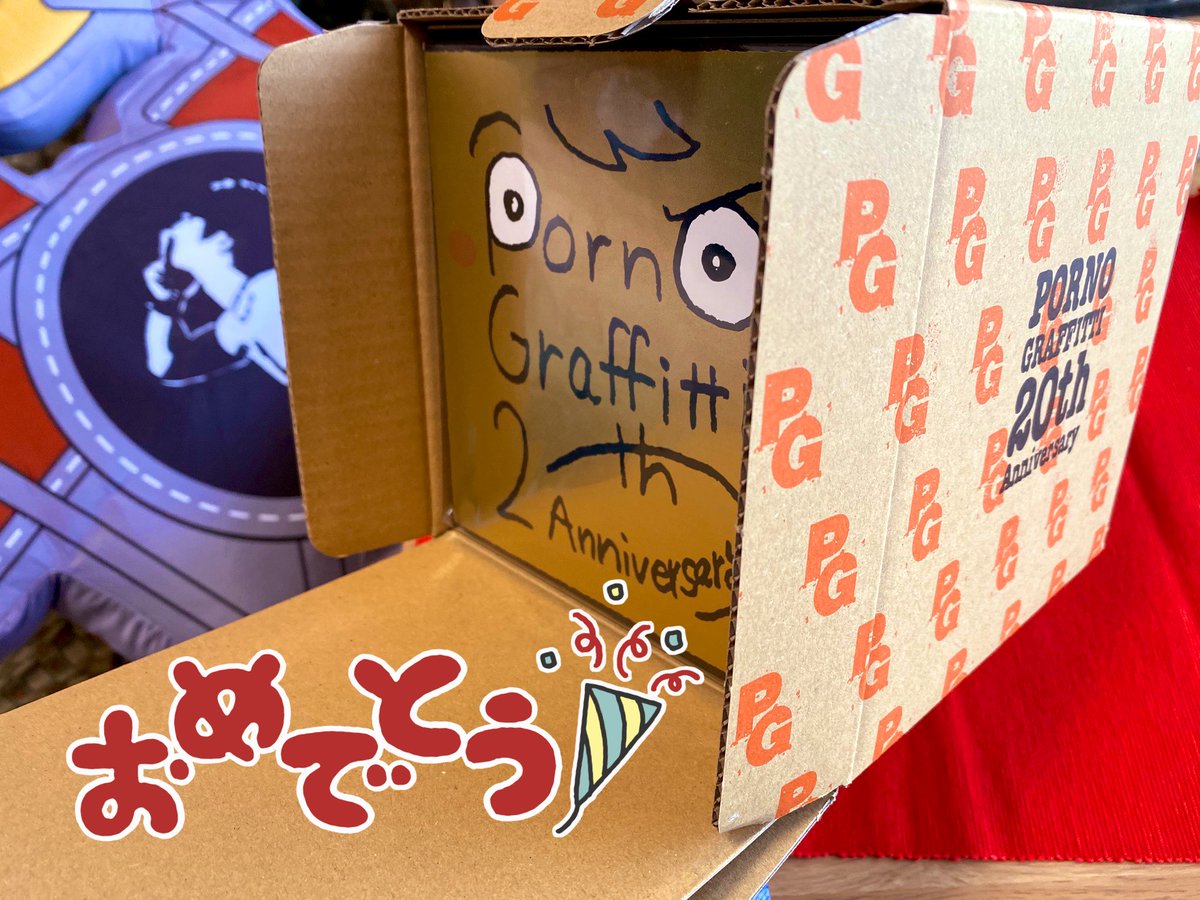 kana112618042's tweet photo. クリスマスプレゼントが届いた！
24日に届くなんて素敵……

#ポルノグラフィティ
#pg20th https://t.co/q6BV3XkoJW