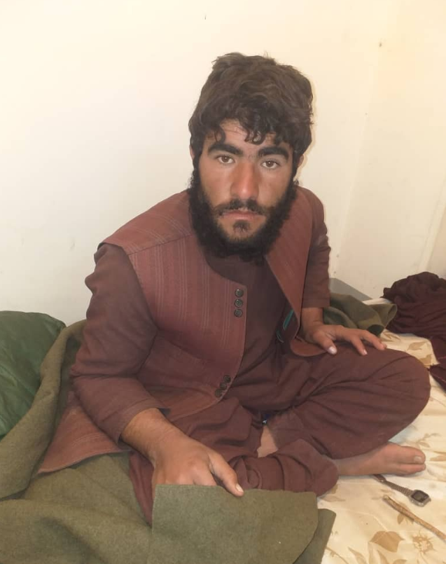 gowharbegom's tweet photo. #ANDSF captured #taliban commander #Abdullah from BalaPoshta #Kijran #Daikondi.
#Taliban have no other way but to surrender to #ANDSF
#TalibanLoss #ANDSFsuccess #NotOurFuture https://t.co/y6cRuCsAiN