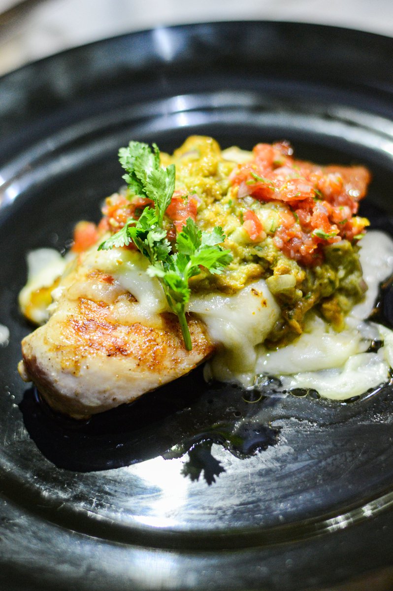AstonCity's tweet photo. Menu diet keto “Chicken Avocado” ini sangat cocok menemani anda yang sedang menjalankan program diet. Hanya dengan Rp 45.000 nett di Bujana Coffee Shop @astonbojonegoro .
.
+62 353 571 777
https://t.co/ifpGqWRCv3
.
.
#astonbojonegorocityhotel #archipelagointernational #dietketoo https://t.co/oU73DV5PLZ