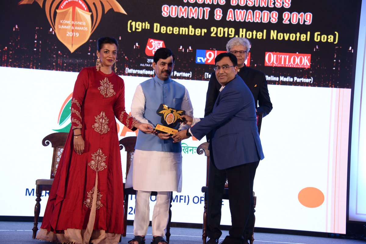 SatyaMicro's tweet photo. @SatyaMicro hits yet another milestone by winning the award for the "MicroFinance Institution of the Year 2019" at the Iconic Business Summit &amp; Awards 2019!!!!!🎊🎉🎊
#Microfinance #WomenEmpowerment #SATYATeamForTheWin https://t.co/VpVYiJye9V