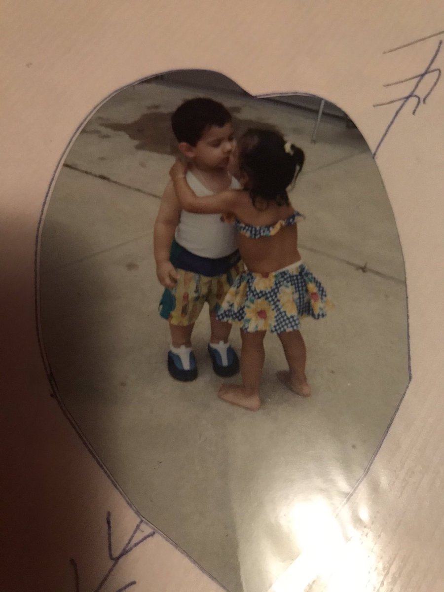leeibyy's tweet photo. help me find this boy!!! ❗️❗️
I don’t know who he is but I have always wondered who he was... I was a year old and went to my brothers water slide party at soho elem. and just decided to kiss him LOL 😆 I was wildddd hehe jk retweet it thxs - he just might be my future bf https://t.co/kWbVKd2DHa
