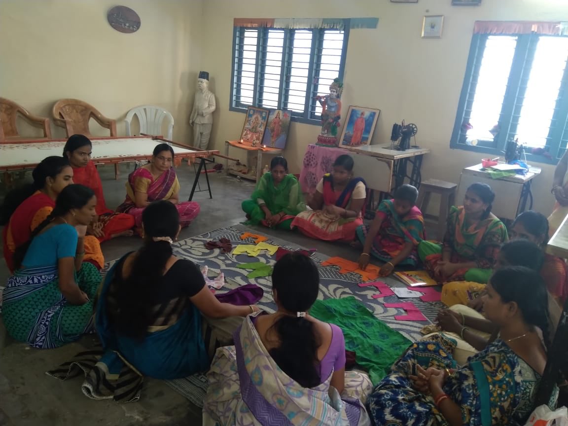 sevabharathitg's tweet photo. #WomenLeaders at the #MathruMandali a #Selfhelp group finding solutions & counseling
Women, mothers get together at Vivekananda vruthi vidya kendram or #SkillDevelopment center for women as MathruMandali Leaders
Sankhya: 18
#KindlingHope
https://t.co/tAkeJazRRO https://t.co/mDP5nM50cI
