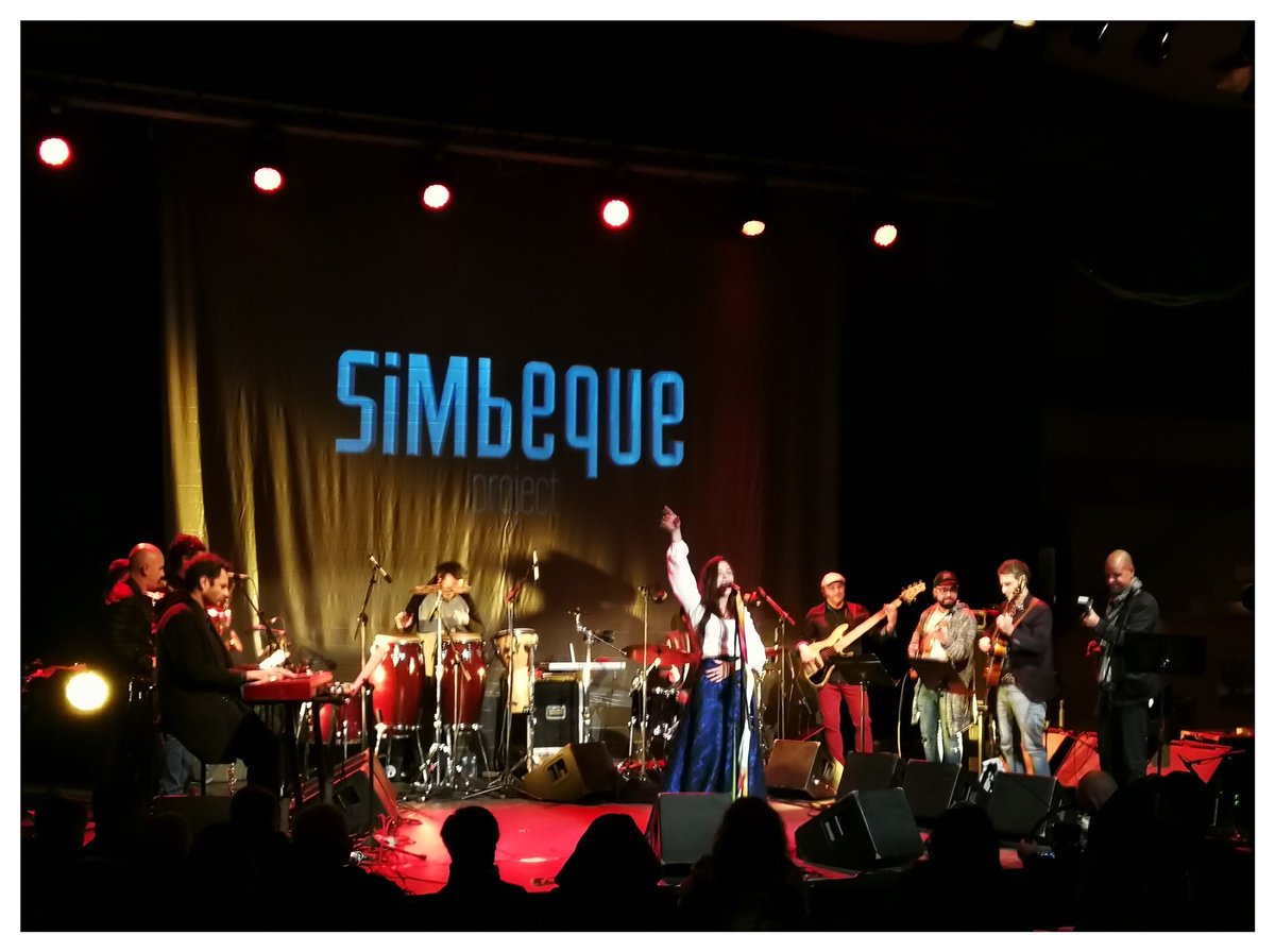 SimbequeMusic's tweet photo. Felices fiestas, Simbequeñ@s del mundo! 🎉🎉🎉

🌱Simbeque, semilla que germina
https://t.co/zVKMX2bRjC

#FelizNavidad #FelizNavidad2019 #FelicesFiestas2019 #Simbequeproject #Music https://t.co/KEyqxlb9SQ