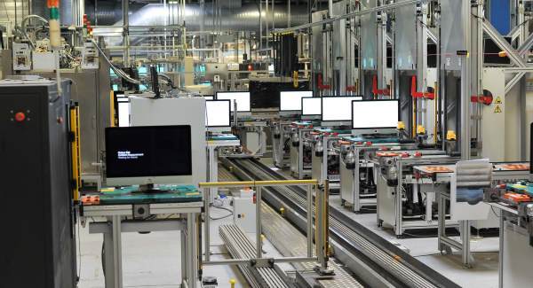 Gizchina's tweet photo. #Apple #Production_Lines https://t.co/gQEyFRrl55 https://t.co/JprpTCgnNj